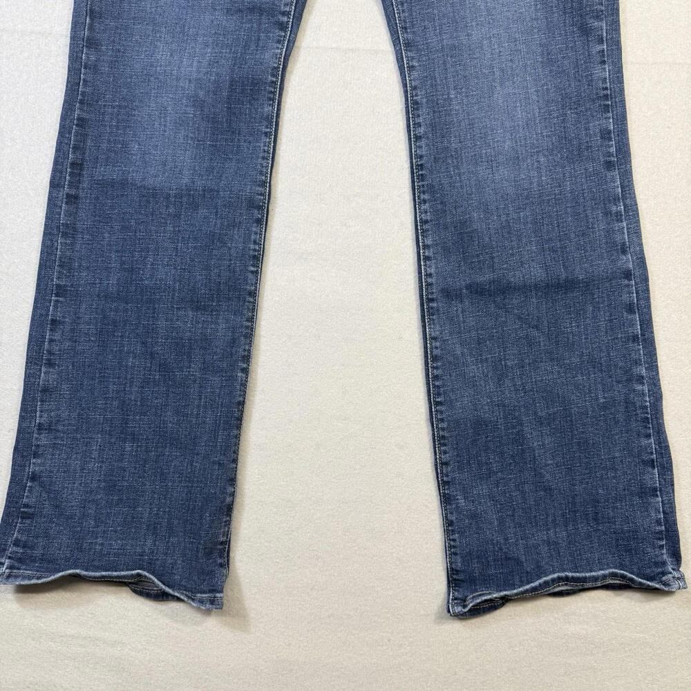 Levi’s Classic Bootcut Jeans Womens Size 6 Medium Wash Stretch Denim 31” Inseam - Picture 2 of 16